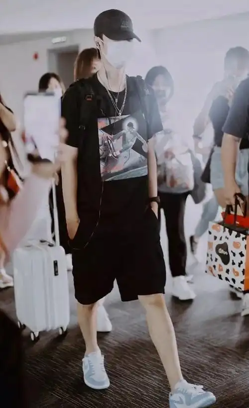 滑板少年王一博最爱的鞋款竟是nikesb系列不到五百就能get同款