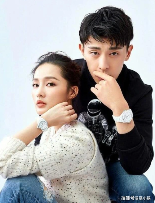 邓伦李沁疑似恋情曝光两人戴同款情侣戒指两人真的在一起了吗