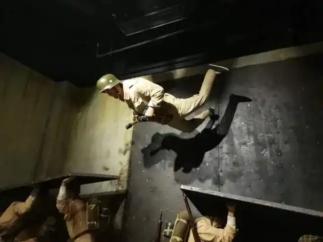 四行仓库成为新晋网红打卡点,看过《八佰》的人都表示泪流满面