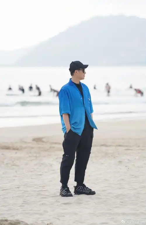 第九期剧照解锁,音你家族集体重返18岁!