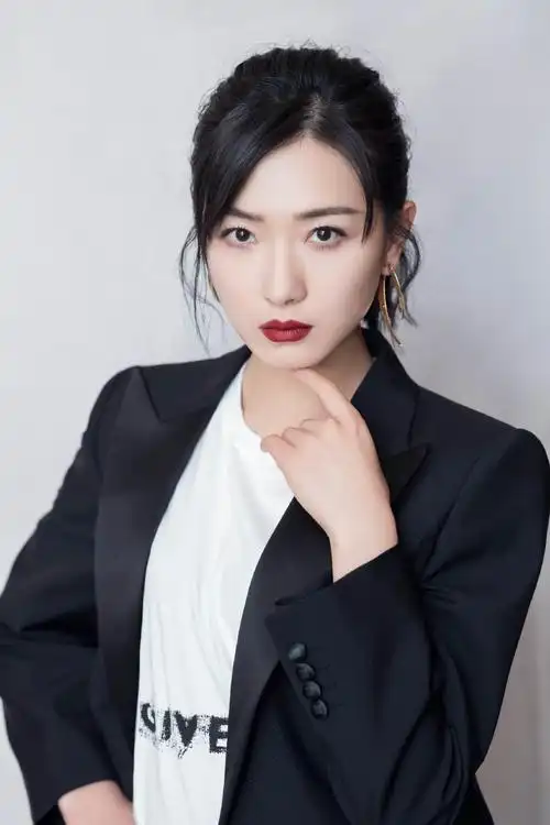 万茜性感优雅写真图片26