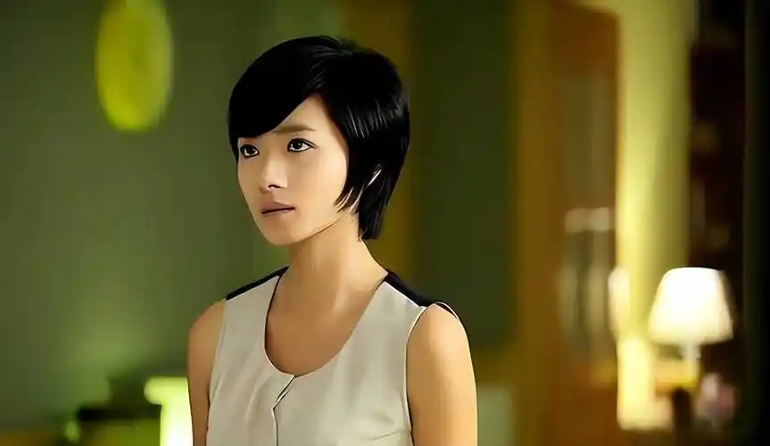 女演员万茜:本是不婚主义者,却嫁给普通丈夫,40岁为他生孩子