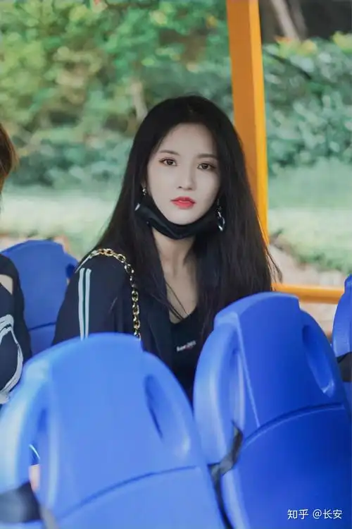 如何评价刘些宁的颜值