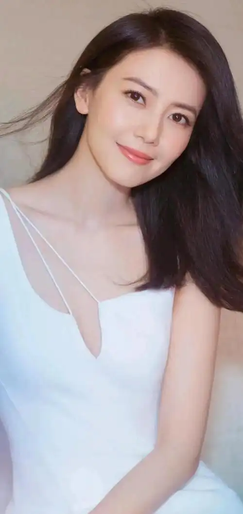 中国内地影视女演员,模特代表作品:《倚天屠龙记》,《宝贝计划》