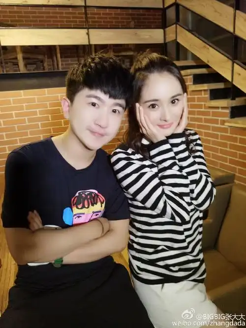 杨幂baby合照上热搜 张大大豪华交友圈都有谁?