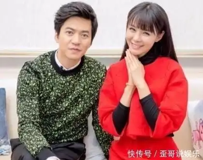 李健结婚多年从不晒老婆看到两人合照后网友这颜值谁敢晒啊