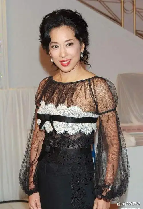 朱玲玲的烦恼:二儿子霍启山40岁未婚,小儿子霍启仁又在游戏人间