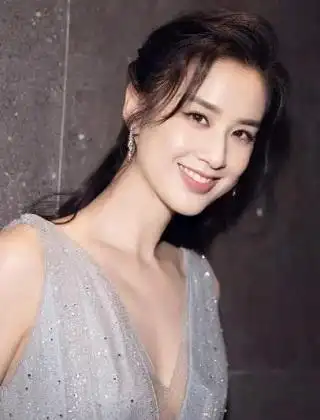 黄圣依代言费用价格多少钱,黄圣依签约公司|黄圣依代言品牌费用