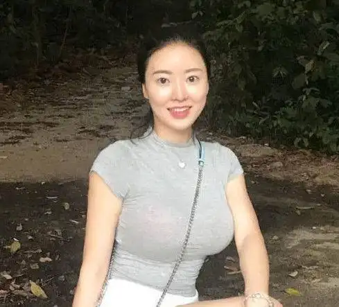 意外走红的蒋聘婷有多么的让人喜欢一组高清图给你答案