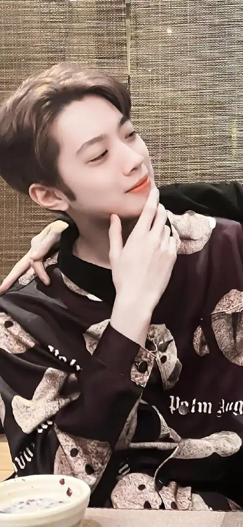 帅多赖冠霖手机壁纸库更新啦