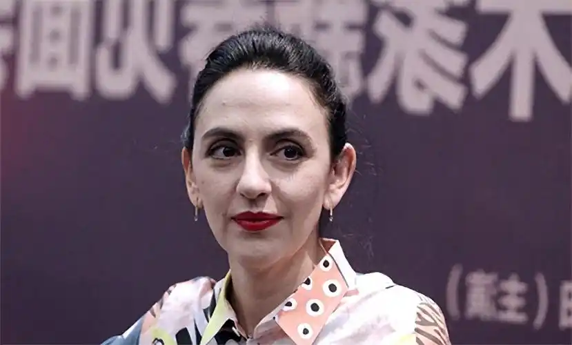 刘烨个人资料:外国妻子患重病,3年不接戏,如今妻子43像50,仍不离不弃