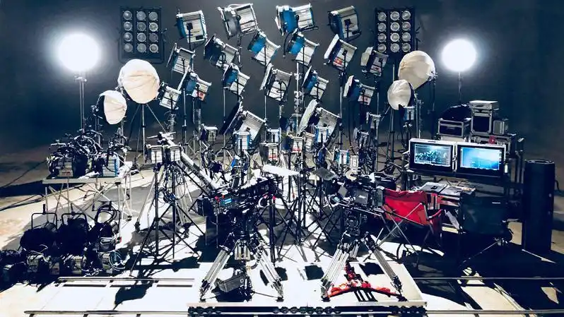 拍摄一部点击率超高的企业宣传片需要用到哪些专业设备