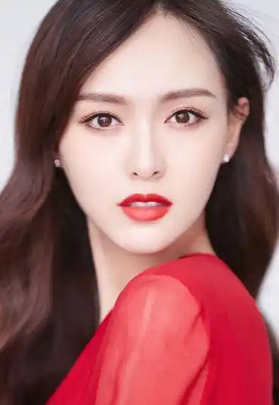 12位女星证件照对比,赵丽颖差距大,杨紫整没整一目了然_景甜_杨幂