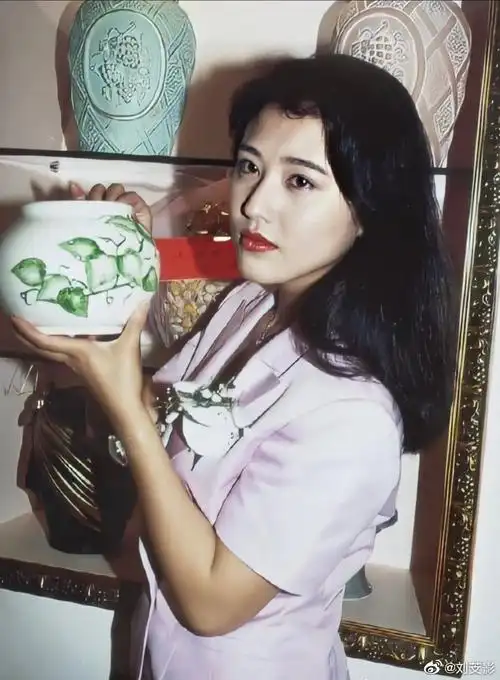 周海媚年轻的时候超美点进来看大美女