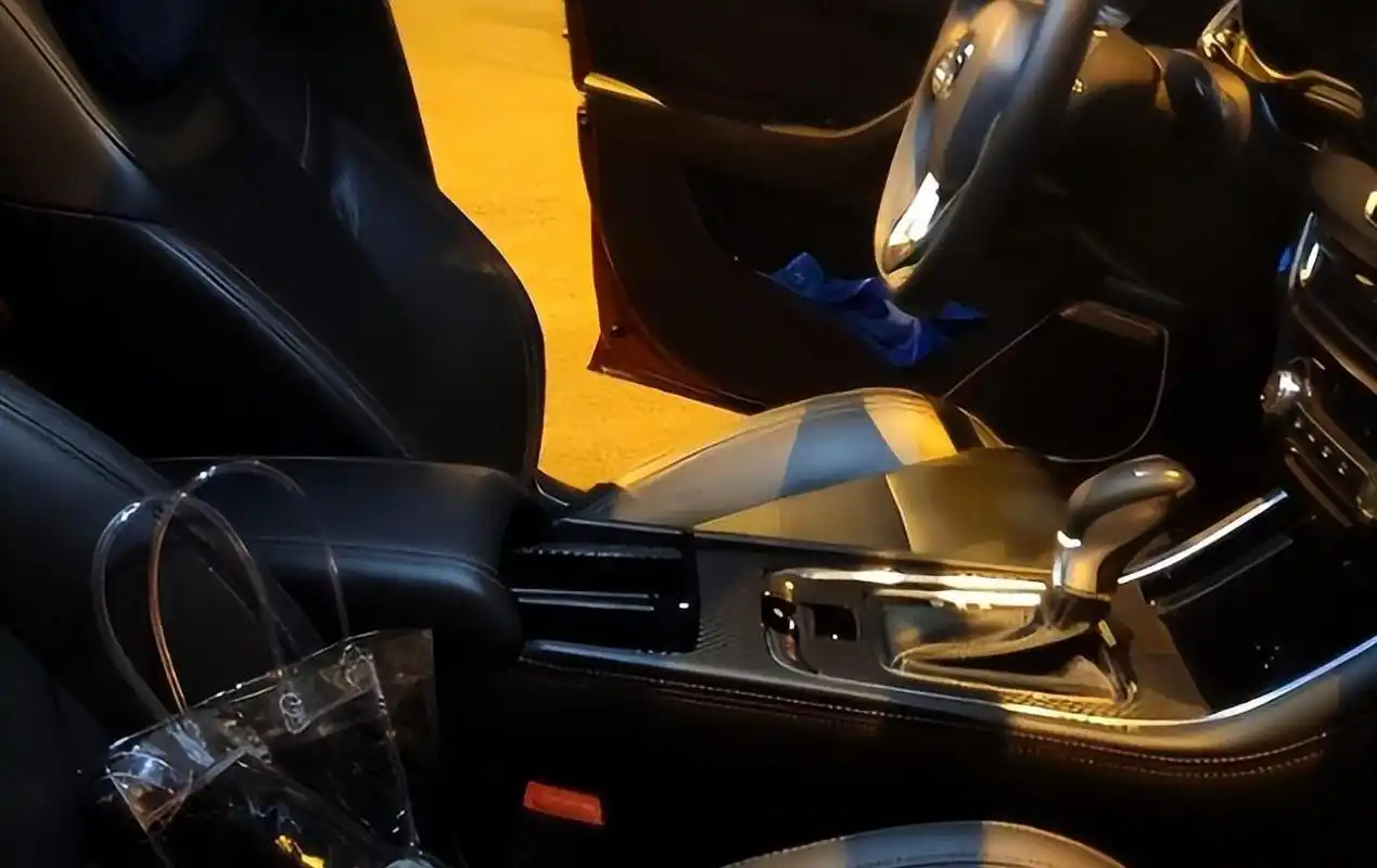 厦门路虎门细节被深扒,简直风气败坏,让吃瓜群众面红耳赤