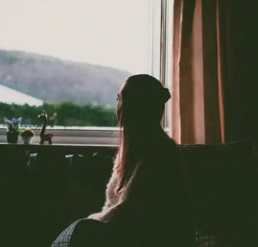 心里空荡荡的说说 一个人心里空荡荡的句子_qq说说网