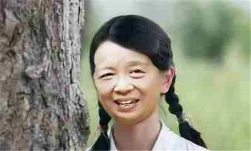 【图】李明启年轻时活力四射 "容嬷嬷"也曾清纯可人