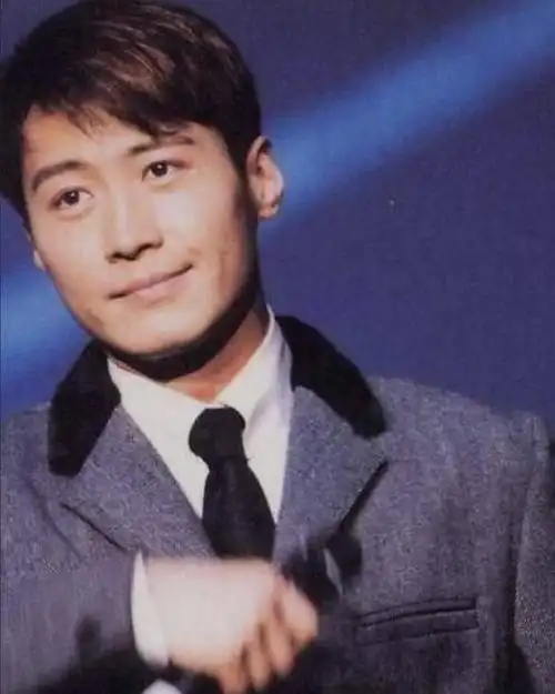 没想到57岁的黎明会以这种方式在2024年初实现声誉暴涨