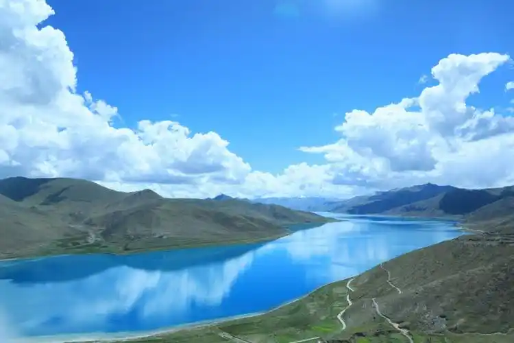 西藏羊卓雍措旅拍