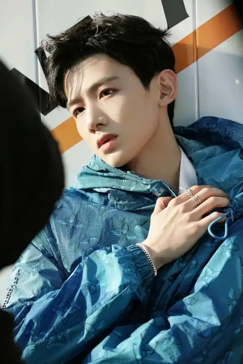 有没有白敬亭很惊艳的照片