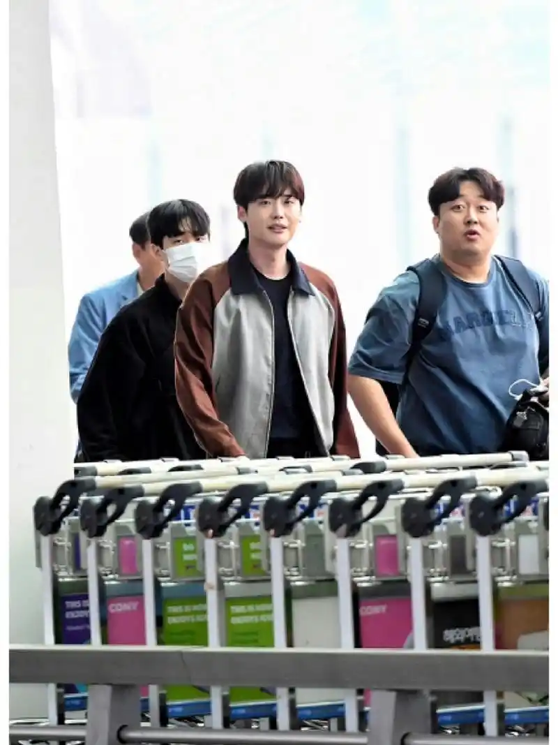 李钟硕近日发福了!唉!