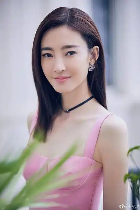 素颜女神演员【王丽坤】的经纪人_合作_剧中_同年