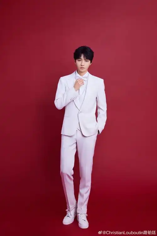 至净之白延续超逸风姿,新年伊始,继往开来.王俊凯超话