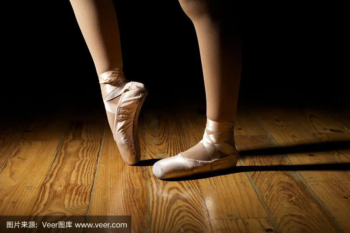 芭蕾舞女演员的脚伸展