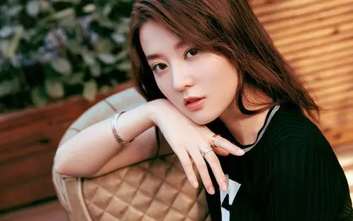 美女乔欣图片-美女壁纸-高清美女图片-娟娟壁纸