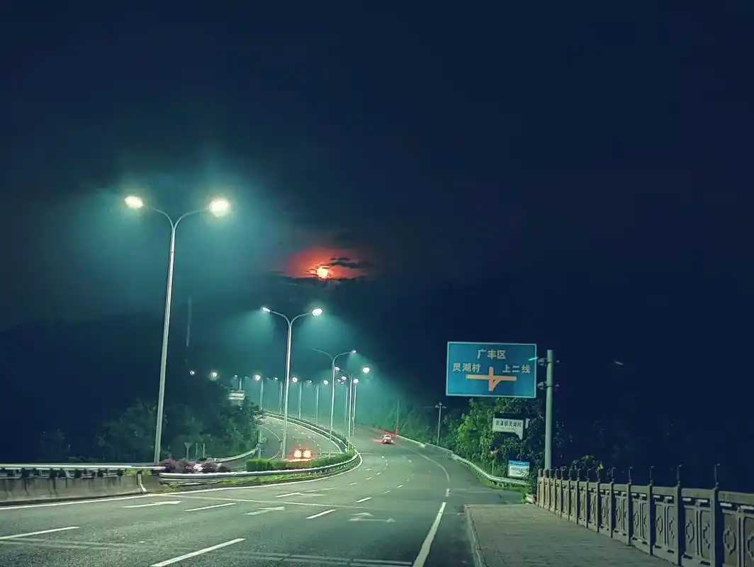 今天不伤感了.听听歌,看看风景.#我真的有把你当成很重要的人 - 抖音