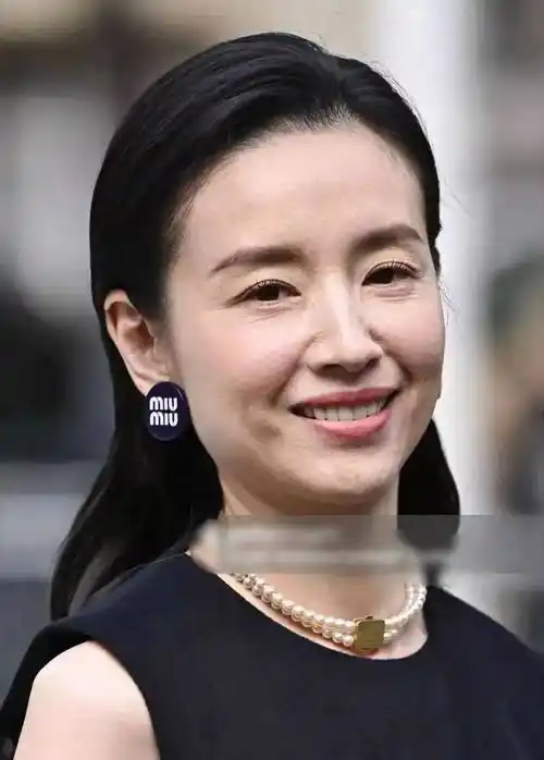 陈乔恩皱纹堆积,杨幂皮肤松弛,明星生图让人不再容貌焦虑