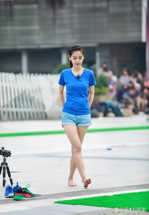 杨颖姐姐身高有168厘米,真的很高挑呢!