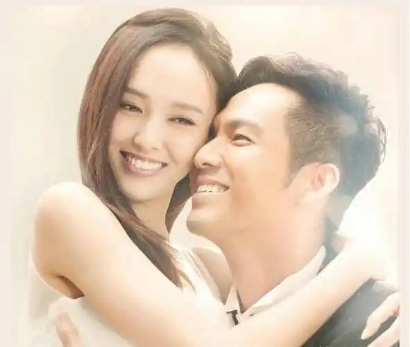 原创钟汉良隐藏多年的老婆曝光竟然是我们熟悉的她难怪能恩爱多年