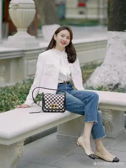 被沈梦辰最新街拍惊艳了!小香风 牛仔裤,精致又时髦