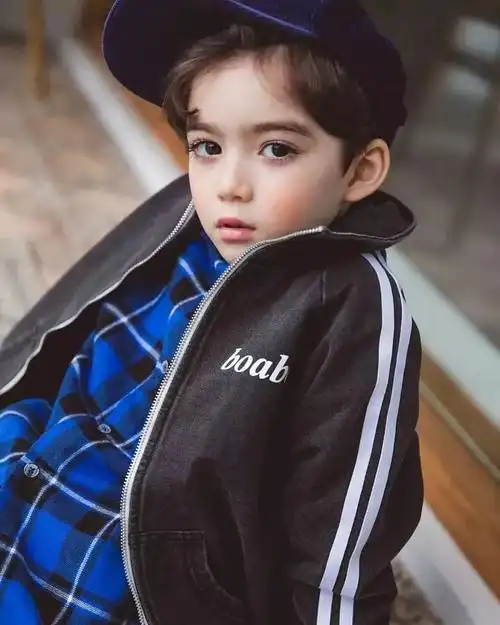 这个混血小男孩让18万人疯狂,网友:又来骗我生儿子