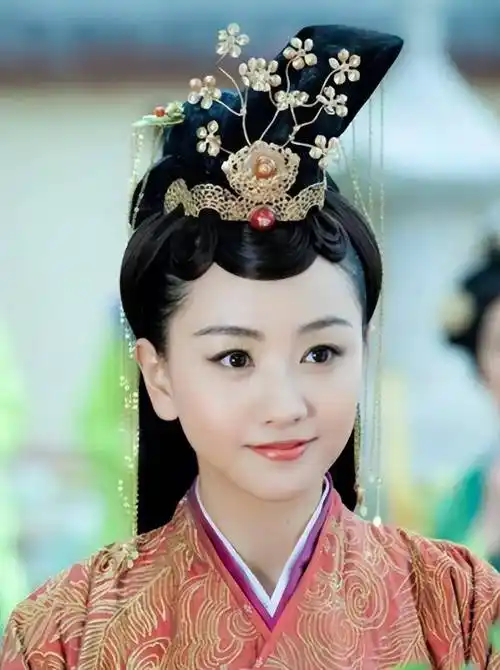 "最懒女星"杨蓉:演戏当兼职,颁奖也不去,出道16年从不缺戏拍_陈晓和