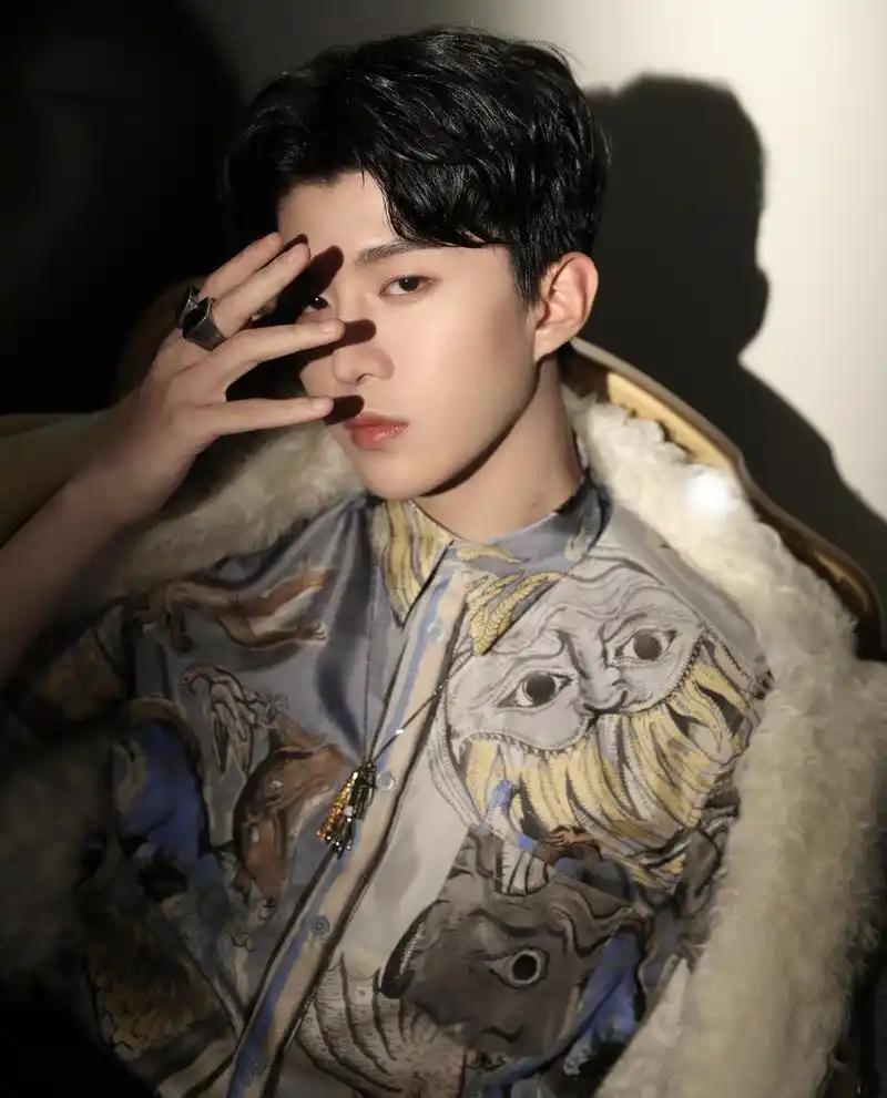 范丞丞成为综艺新宠 自来熟男孩曾经也社恐