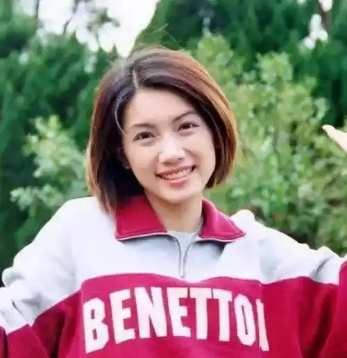 她曾拒绝霍建华追求,26年无缝衔接14任男友,今45岁仍单身_林韦君_男星