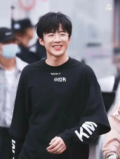 200129)图源:今天被老大翻牌的姐妹:辛勤牙医生#摩登兄弟刘宇宁