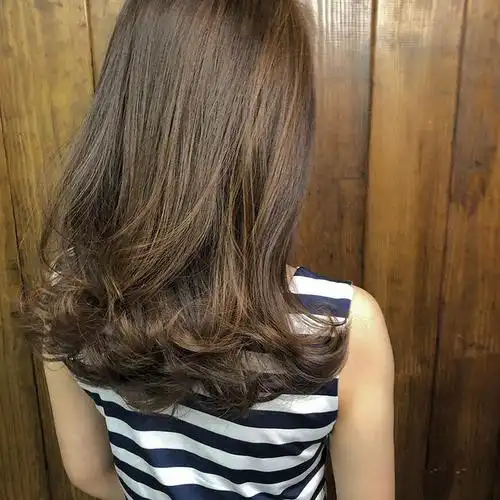 发尾烫一圈,简单又时尚,不用打理都好看