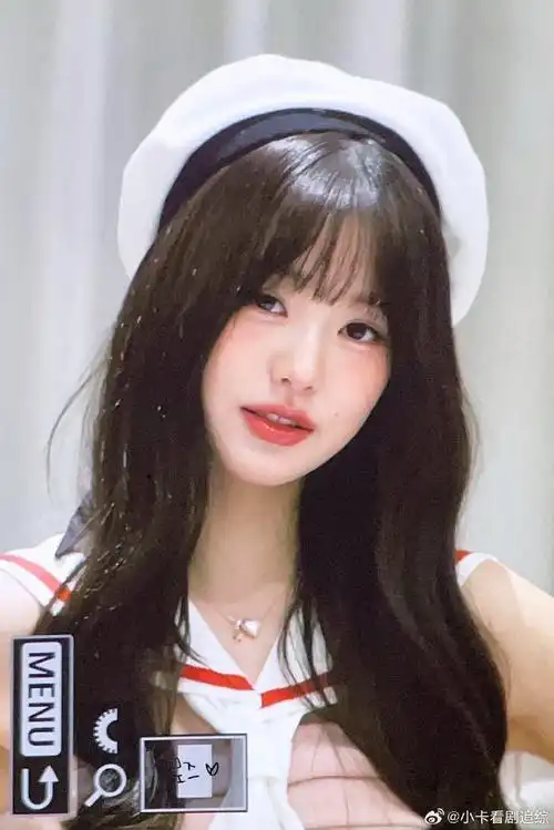 张元英白色贝雷帽##张元英换造型师了