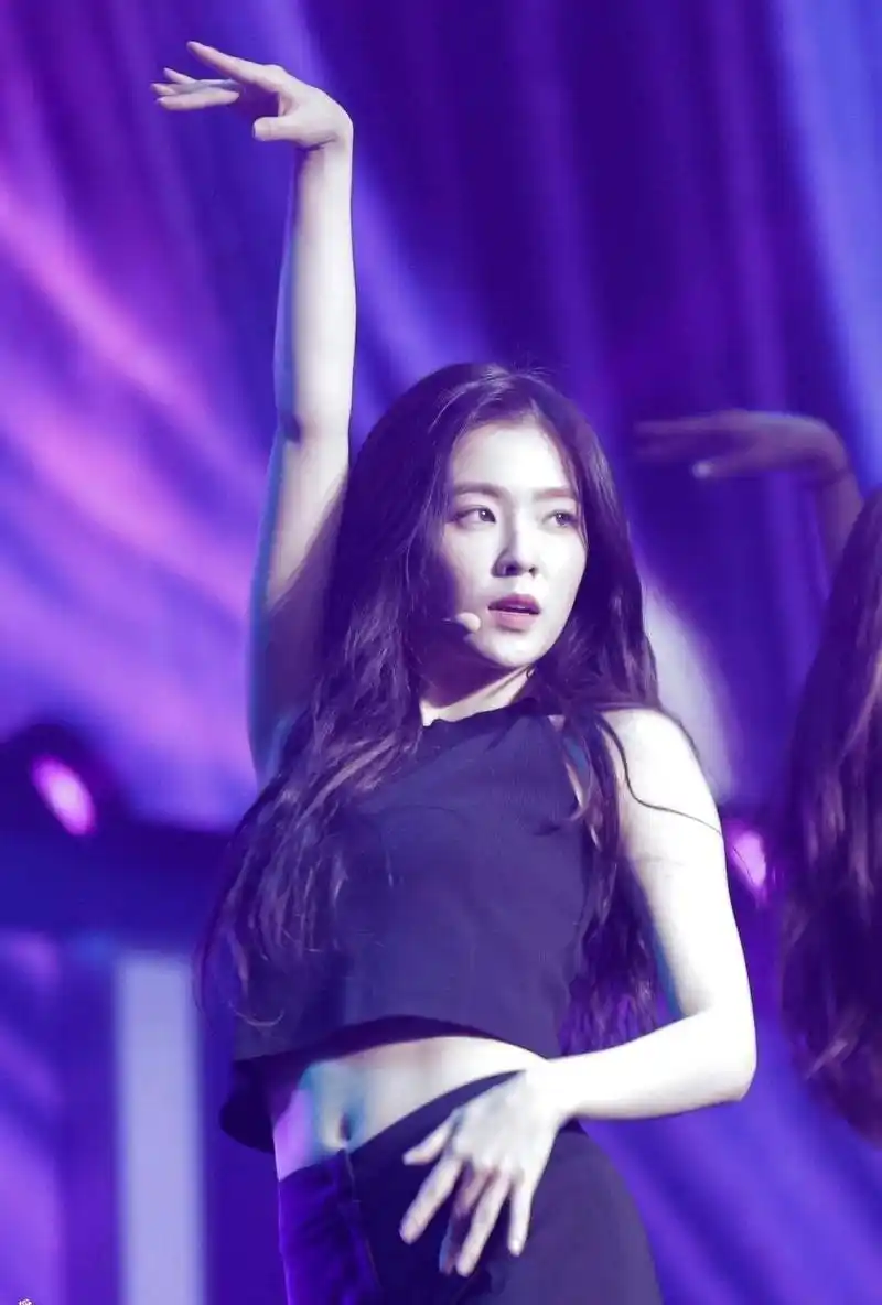 裴珠泫9个性感瞬间,神颜小姐姐的身材也优越