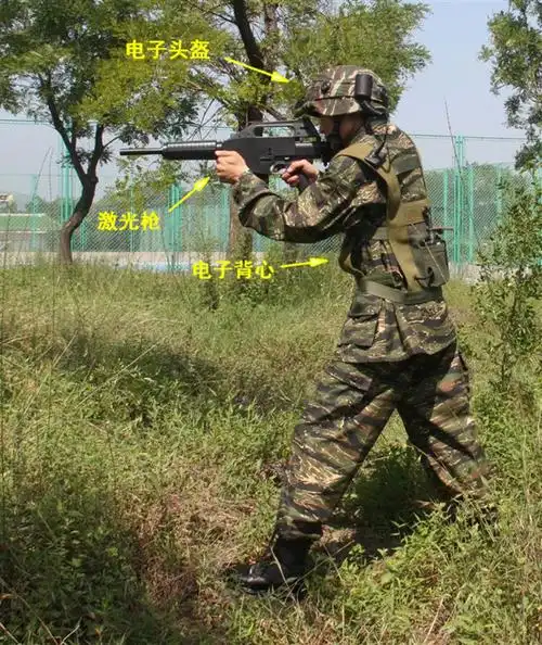 真人cs装备火爆销售中