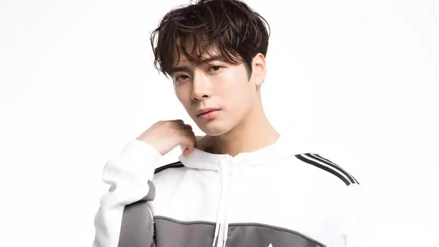 明星 王嘉尔 明星风尚壁纸明星壁纸图片_桌面壁纸图片_壁纸下载-元气