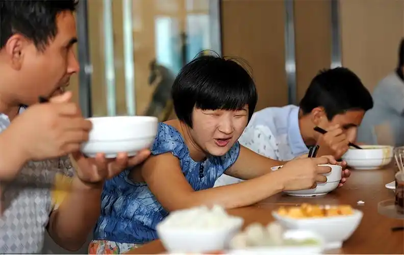 回顾两盲童出生后被遗弃11年偶遇结为师徒dna鉴定竟是姐弟