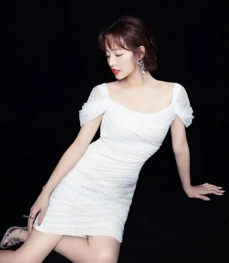 张嘉倪 美腿玉足