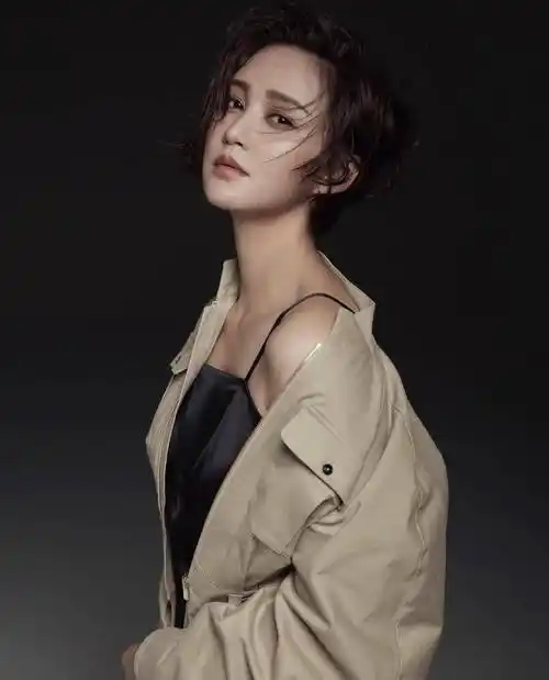 原创有一种整容叫张歆艺分手前夫杨树鹏一如既往她却像变个人