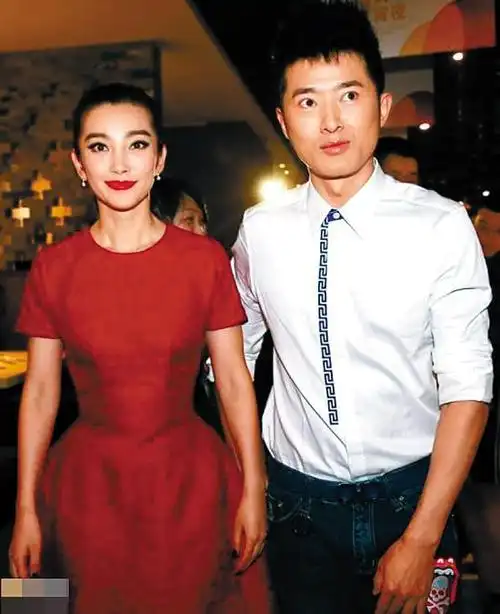 48岁李冰冰与小16岁男友分手不对待的姐弟恋关系终究不靠谱