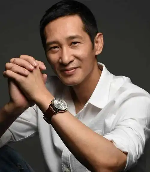 王劲松母亲因疫情去世93岁父亲连续多日发烧网友纷纷出言安慰