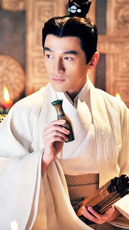 胡歌风中奇缘莫循人称九爷眉目清朗如静川明波身姿俊雅若芝兰玉树单单